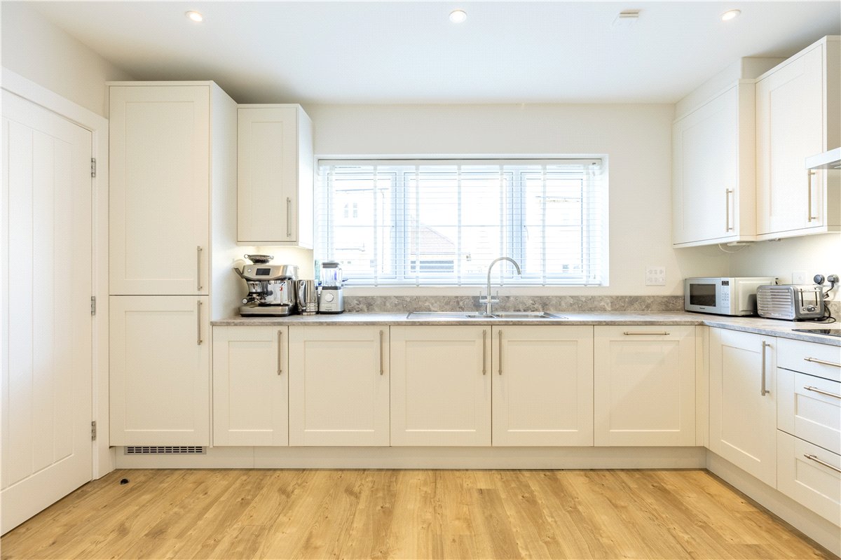 4 bedroom house, Olivers Close, Long Hanborough OX29 - Available