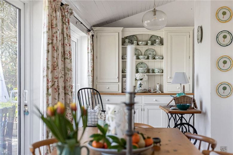 6 bedroom house, Church Road, Hinton Waldrist SN7 - Available