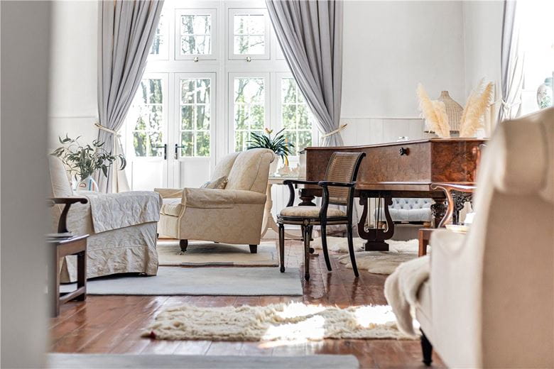 6 bedroom house, Church Road, Hinton Waldrist SN7 - Available