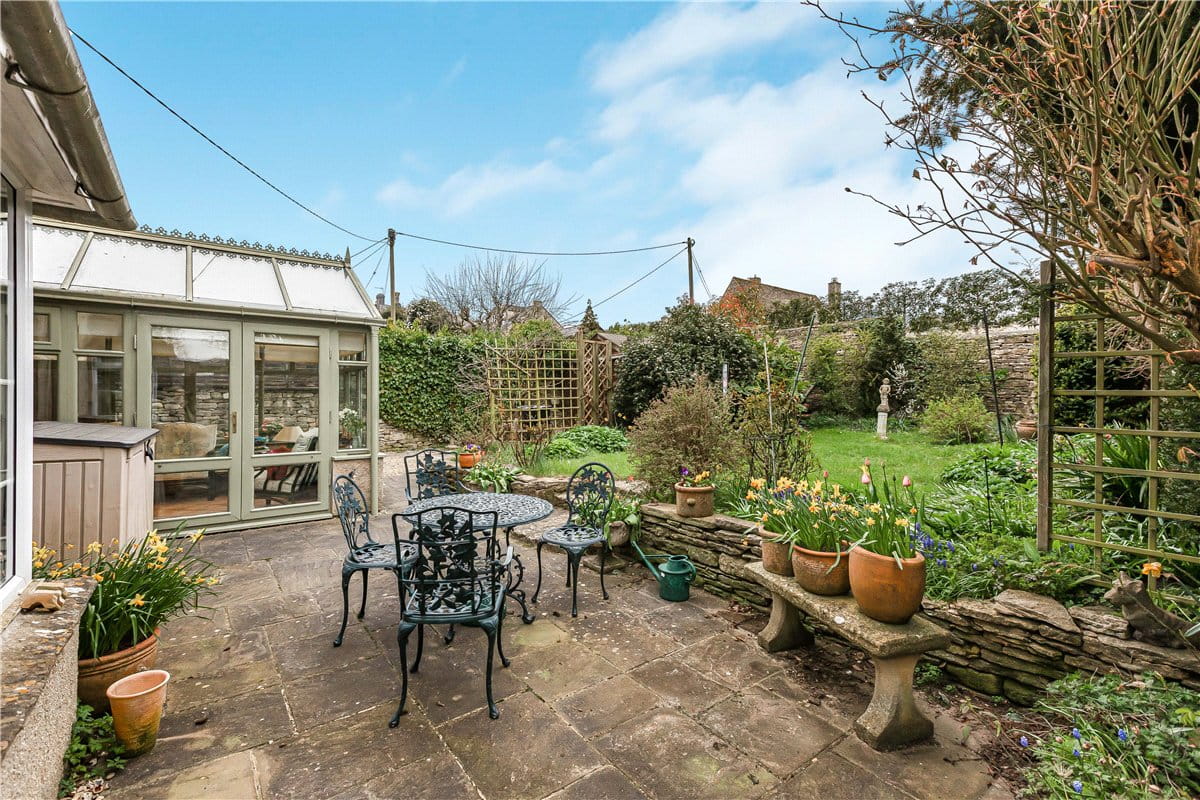 4 bedroom house, Guildenford, Burford OX18 - Available