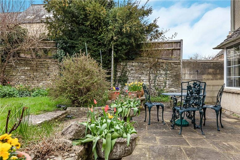 4 bedroom house, Guildenford, Burford OX18 - Available