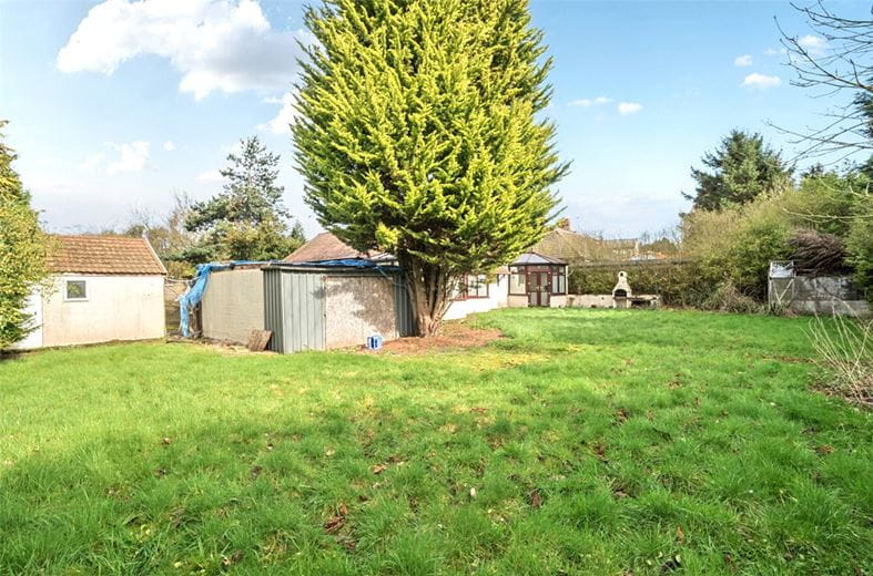 2 bedroom bungalow, Chester Road, Preston Brook WA7 - Available