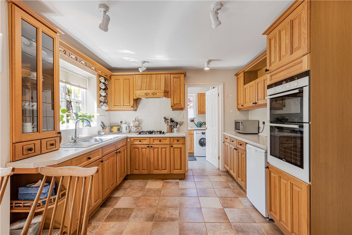 4 bedroom house, Bolsover Close, Long Hanborough OX29 - Available