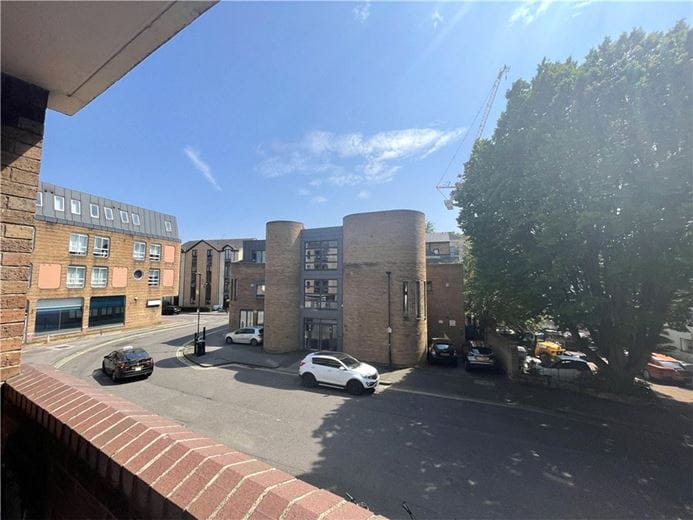 1 bedroom flat, Staincross House, Albion Place OX1 - Available