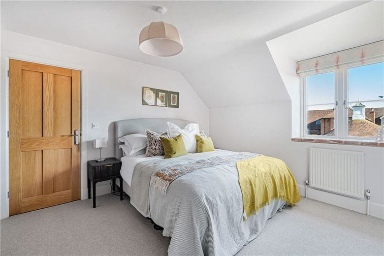 5 bedroom , Pearce Courtyard, Oakley HP18 - Available