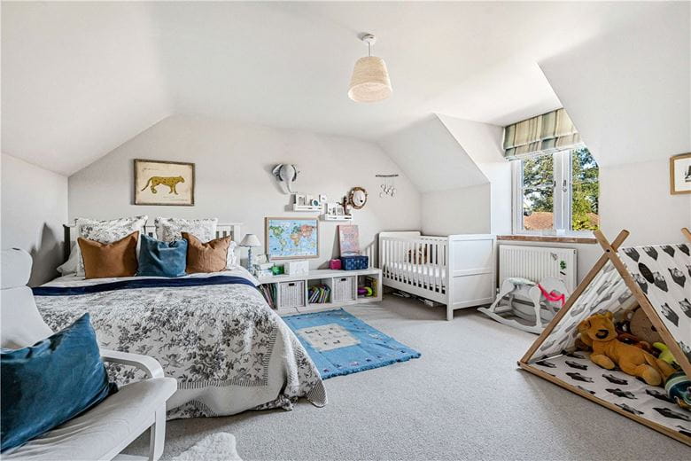 5 bedroom , Pearce Courtyard, Oakley HP18 - Available