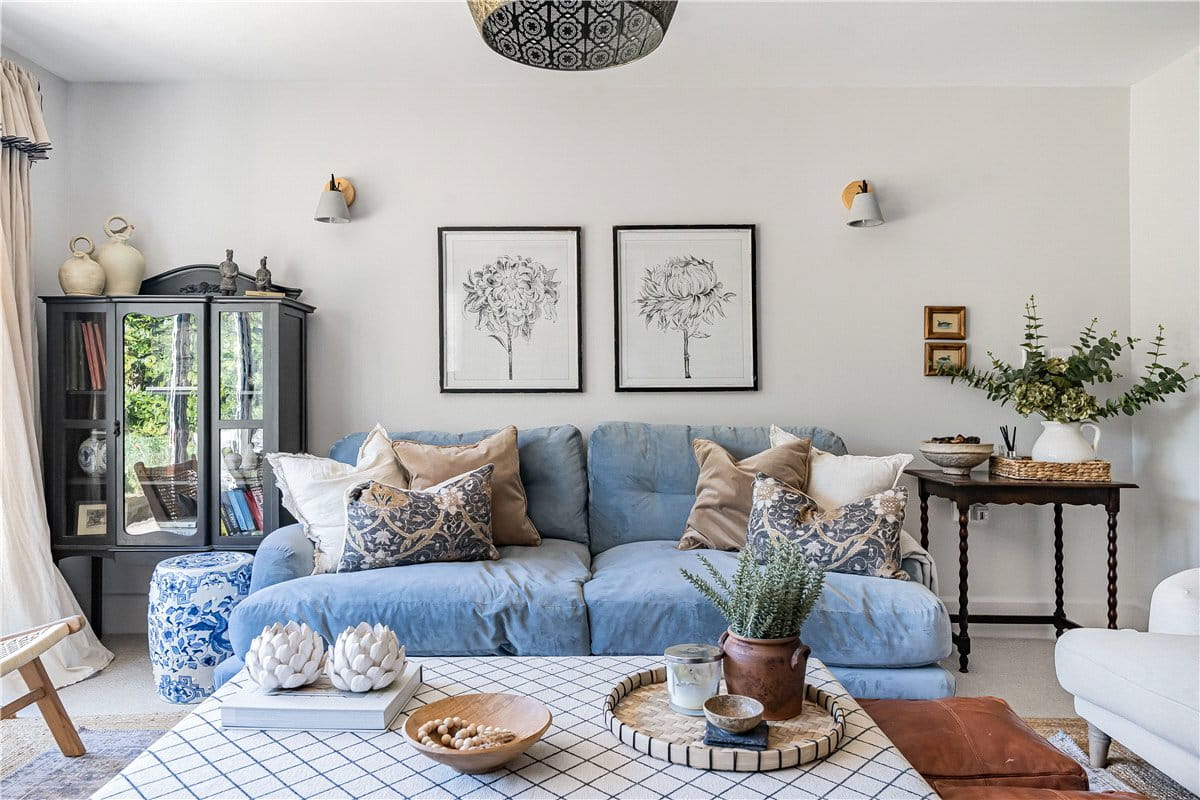 5 bedroom , Pearce Courtyard, Oakley HP18 - Available