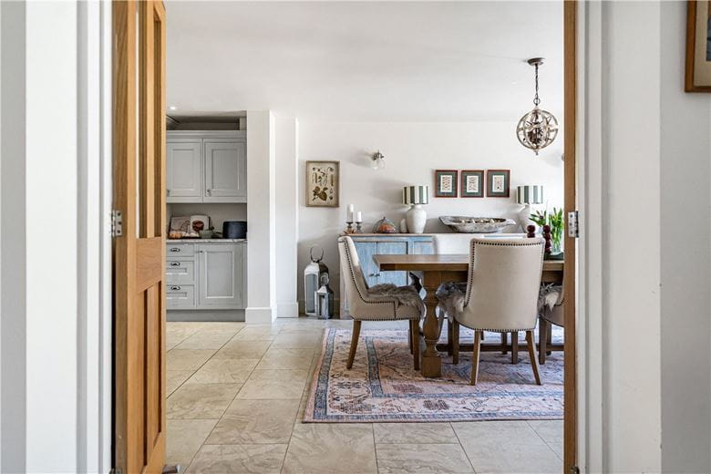 5 bedroom , Pearce Courtyard, Oakley HP18 - Available