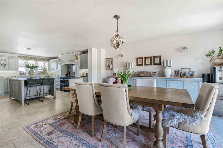 5 bedroom , Pearce Courtyard, Oakley HP18 - Available