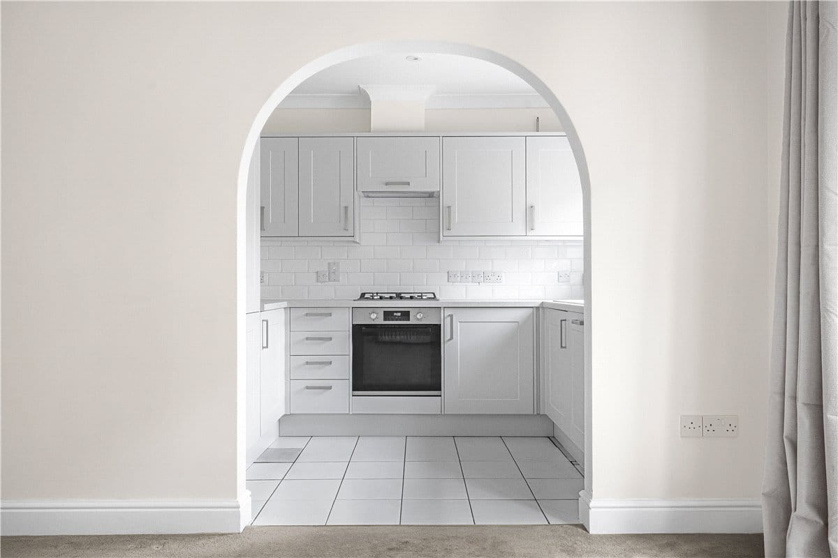 2 bedroom flat, Grandpont Place, Longford Close OX1 - Available