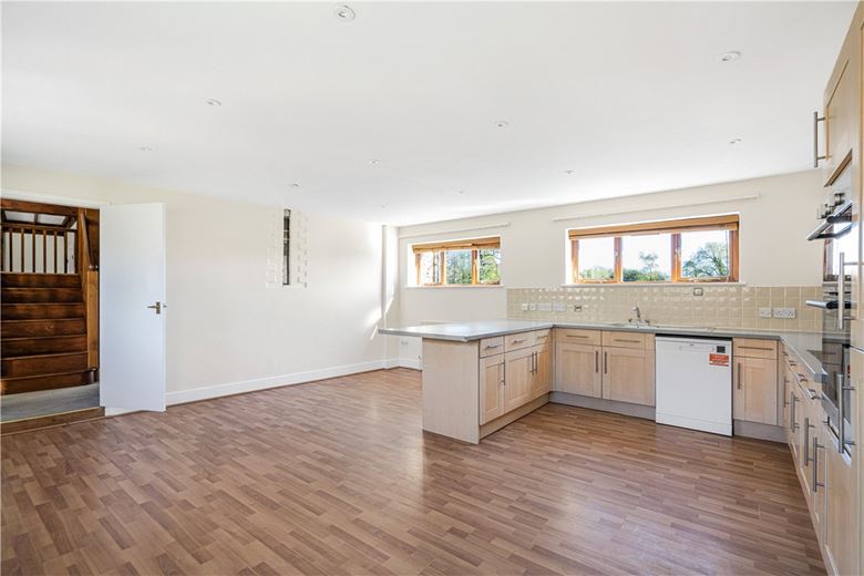 3 bedroom house, Lower Farm, Denton OX44 - Available