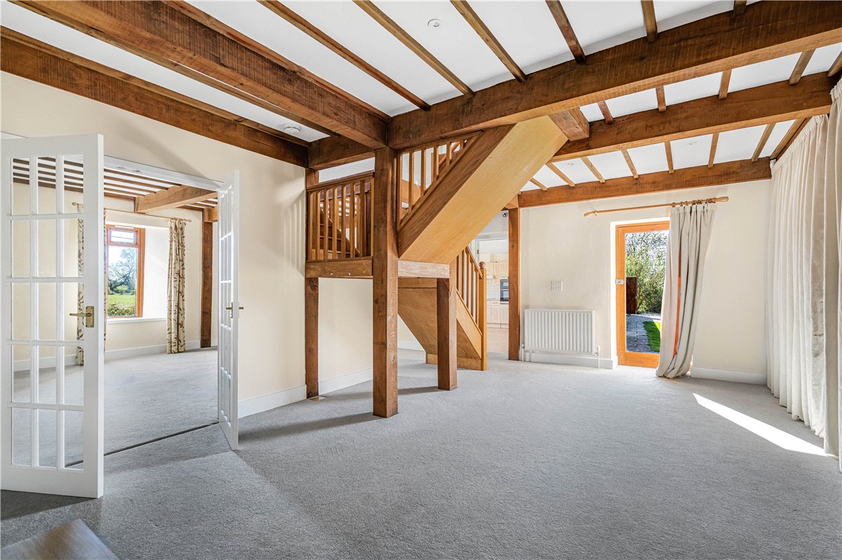 3 bedroom house, Lower Farm, Denton OX44 - Available