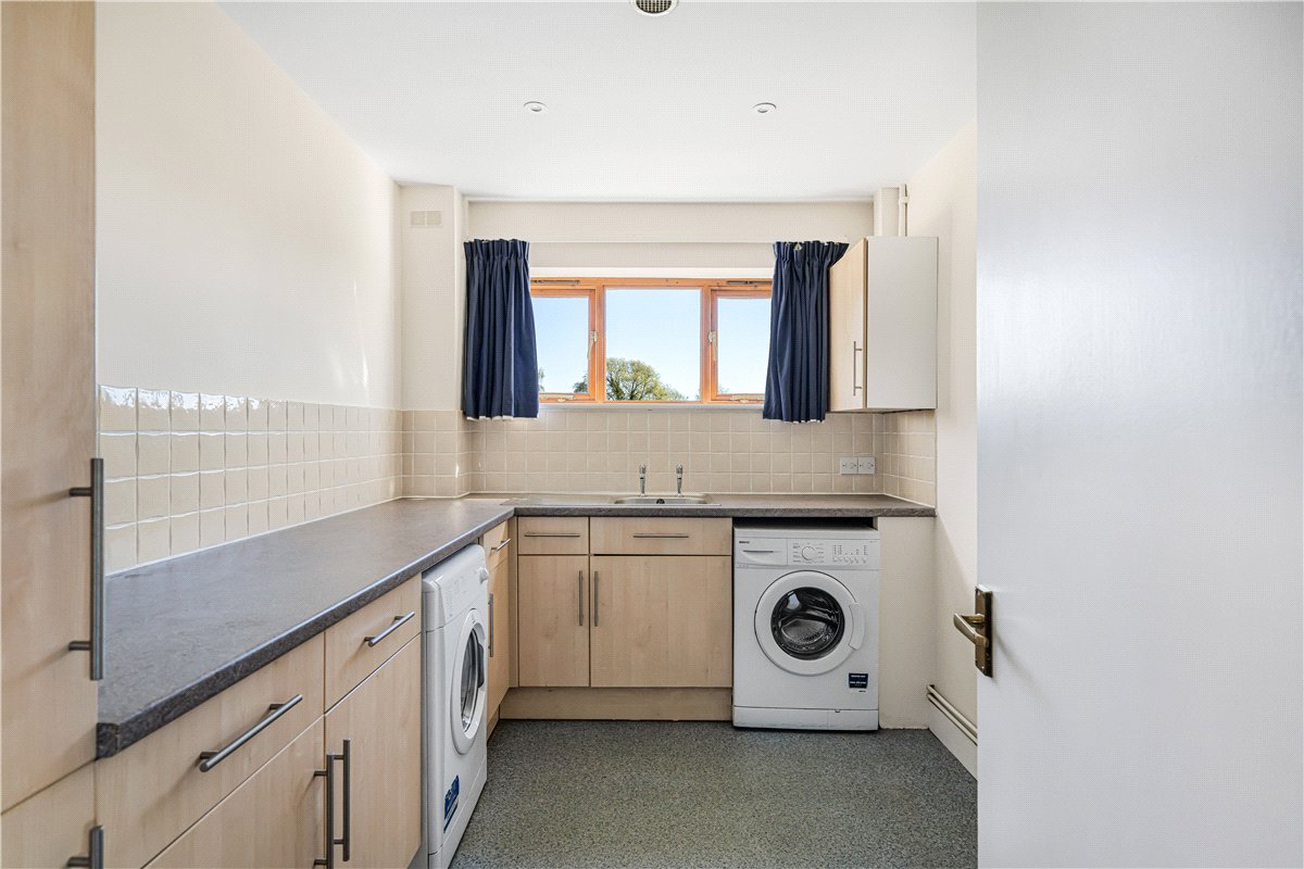 3 bedroom house, Lower Farm, Denton OX44 - Available