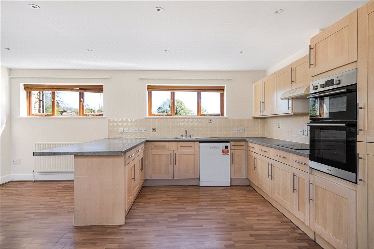 3 bedroom house, Lower Farm, Denton OX44 - Available