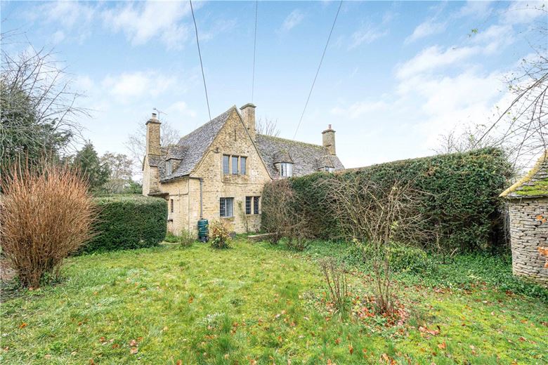 3 bedroom cottage, Manor Cottages, Kelmscott GL7 - Available