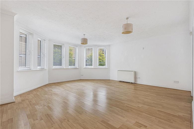 2 bedroom flat, Tennyson Lodge, Paradise Square OX1 - Available