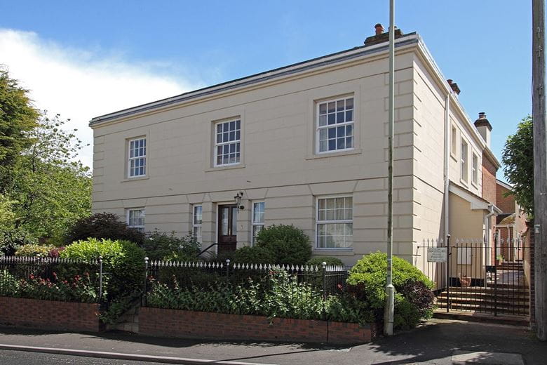 3 bedroom maisonette, Beckett House, Wallingford Street OX12 - Let Agreed