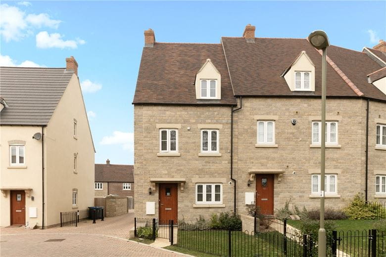 3 bedroom house, Buttercross Lane, Witney OX28 - Let Agreed