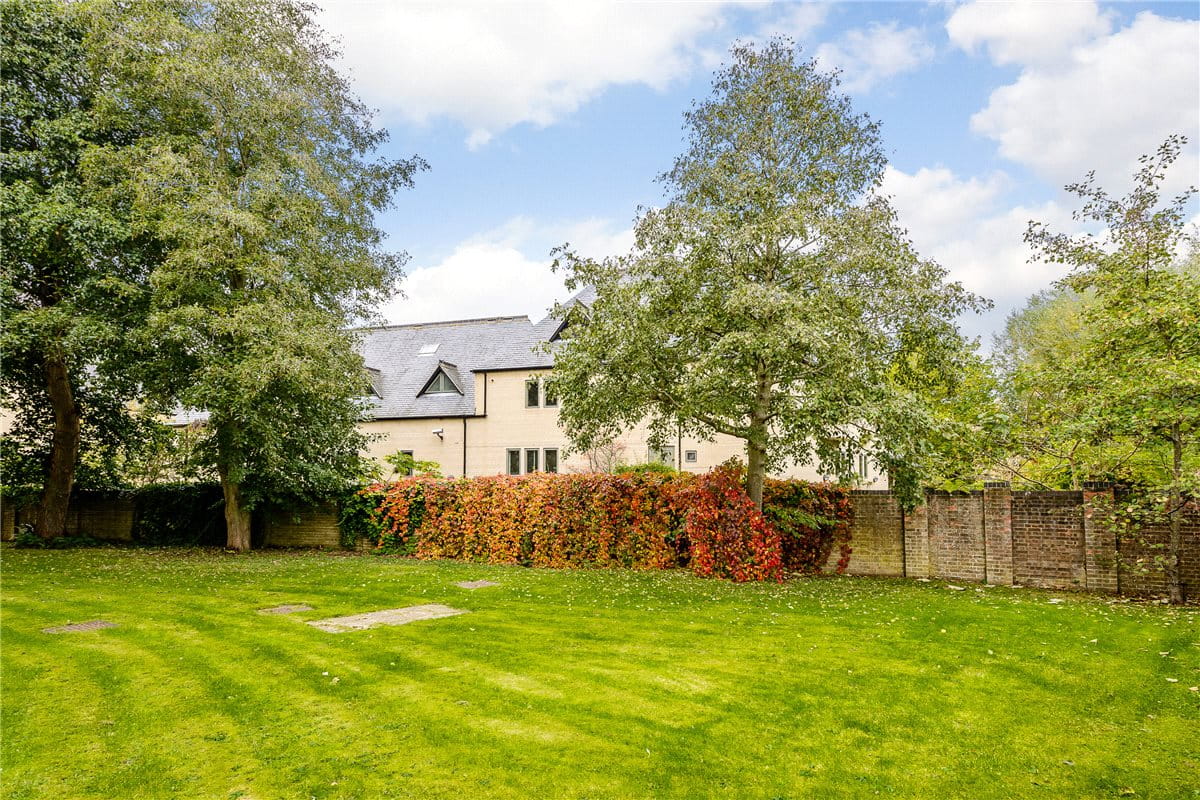 2 bedroom flat, Grandpont Place, Long Ford Close OX1 - Under Offer