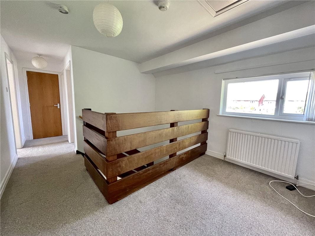 4 bedroom house, Queen Catherine Road, Steeple Claydon MK18