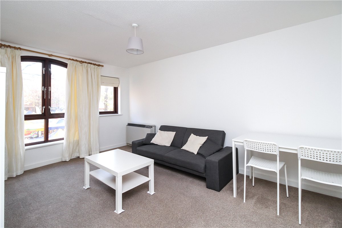 1 bedroom flat, The Heyes, Gloucester Green OX1