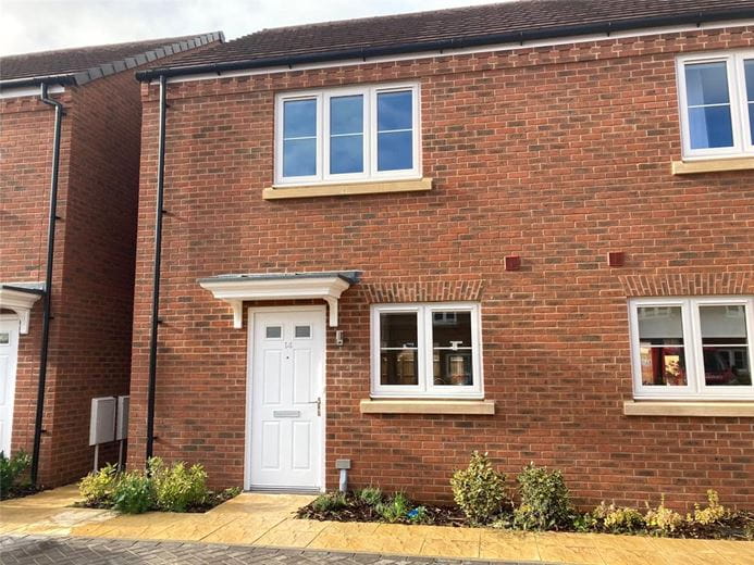 2 bedroom house, Rome Avenue, Aylesbury HP21