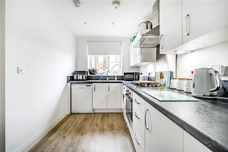 2 bedroom house, Rome Avenue, Aylesbury HP21