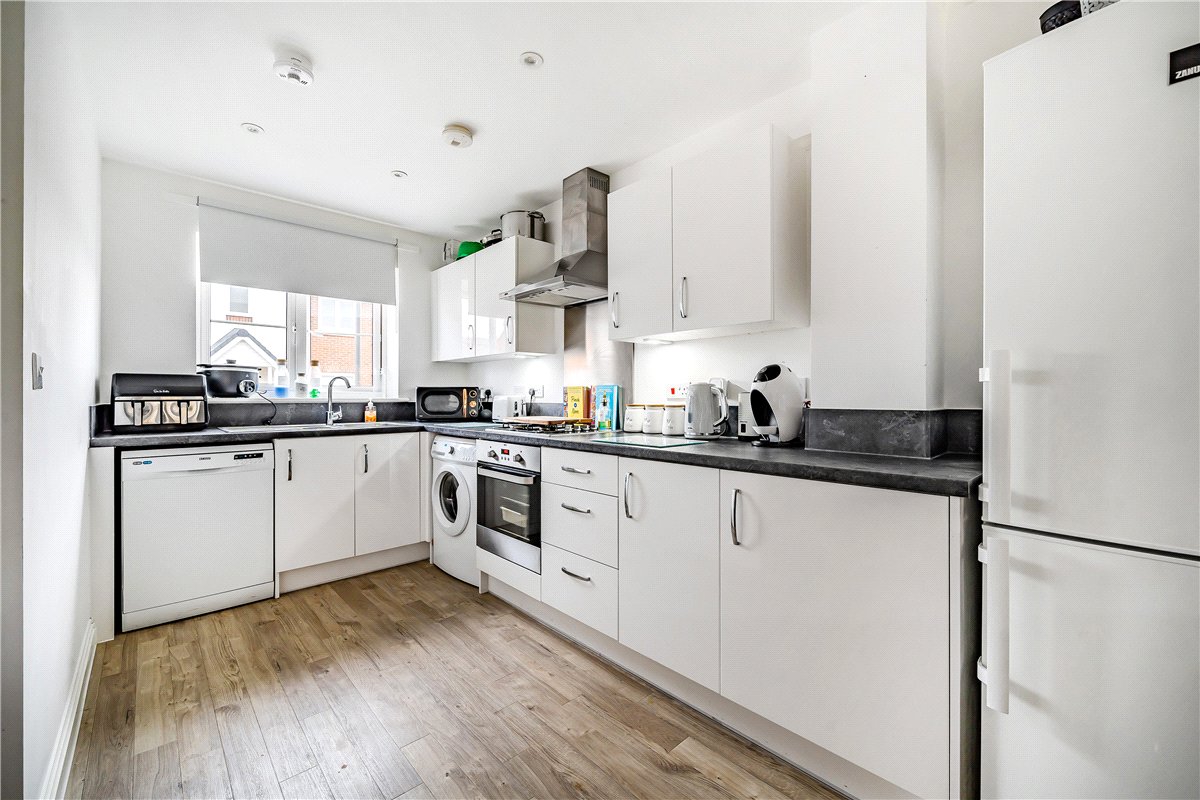 2 bedroom house, Rome Avenue, Aylesbury HP21
