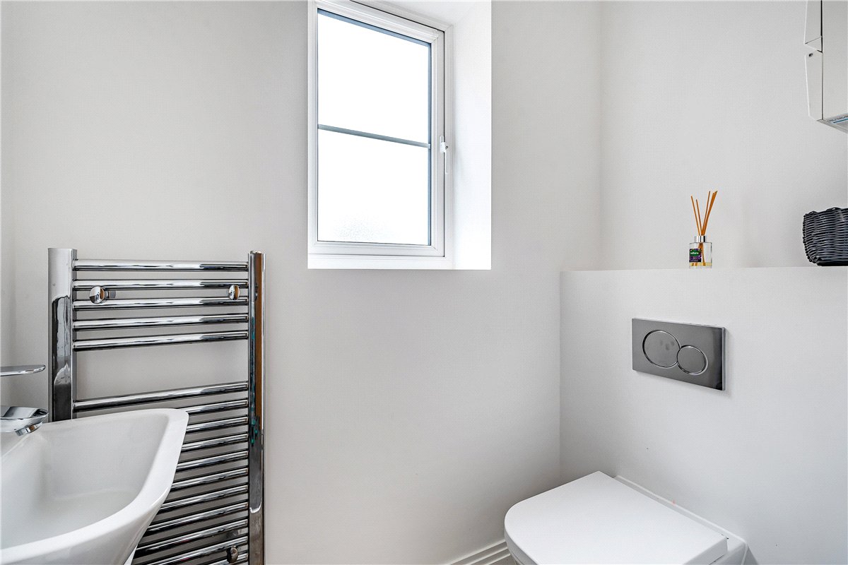 2 bedroom house, Rome Avenue, Aylesbury HP21