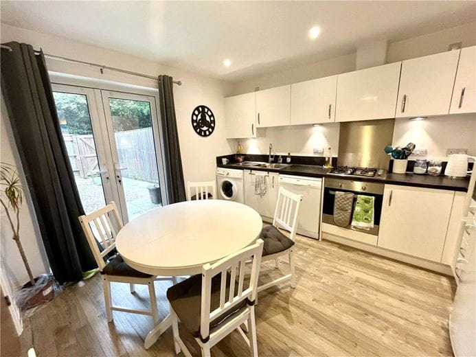 2 bedroom house, Merevale Close, Daventry NN11 - Let Agreed