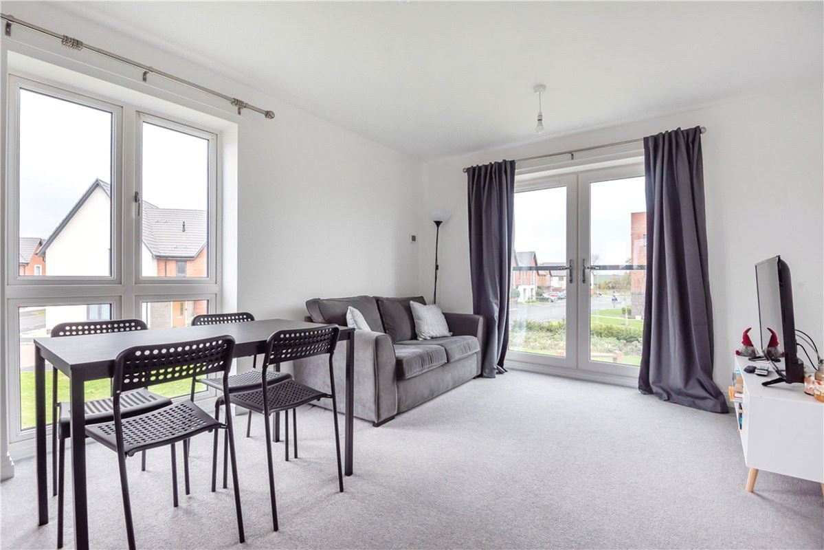 2 bedroom flat, Croxden Way, Daventry NN11 - Let Agreed