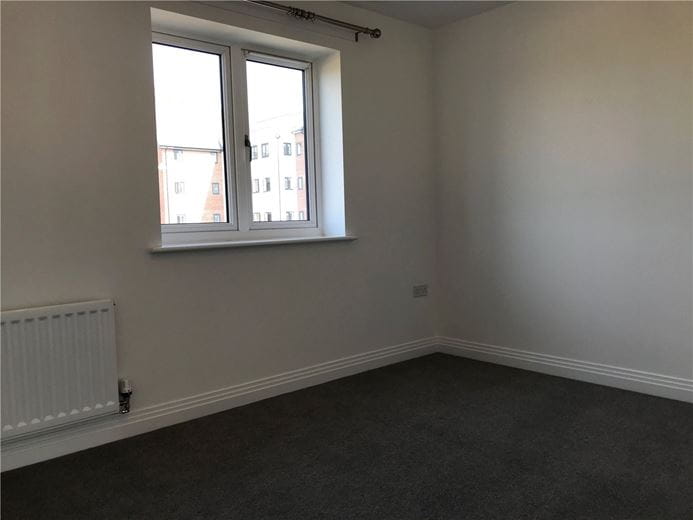 3 bedroom house, Butcher Crescent, Glebe Farm MK17 - Available