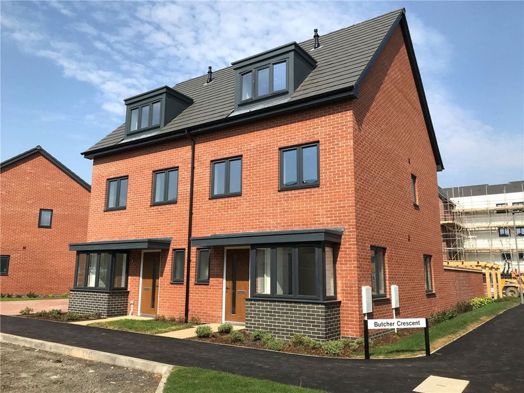 3 bedroom house, Butcher Crescent, Glebe Farm MK17 - Available