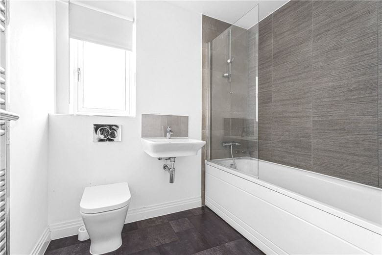 3 bedroom house, Butcher Crescent, Glebe Farm MK17 - Available