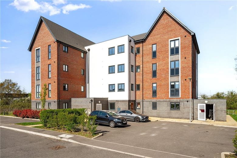 1 bedroom flat, Scott Court, Glebe Farm MK17 - Let Agreed