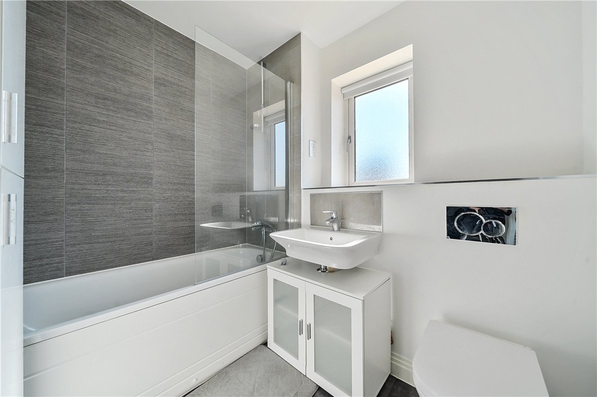 1 bedroom flat, Scott Court, Glebe Farm MK17 - Let Agreed