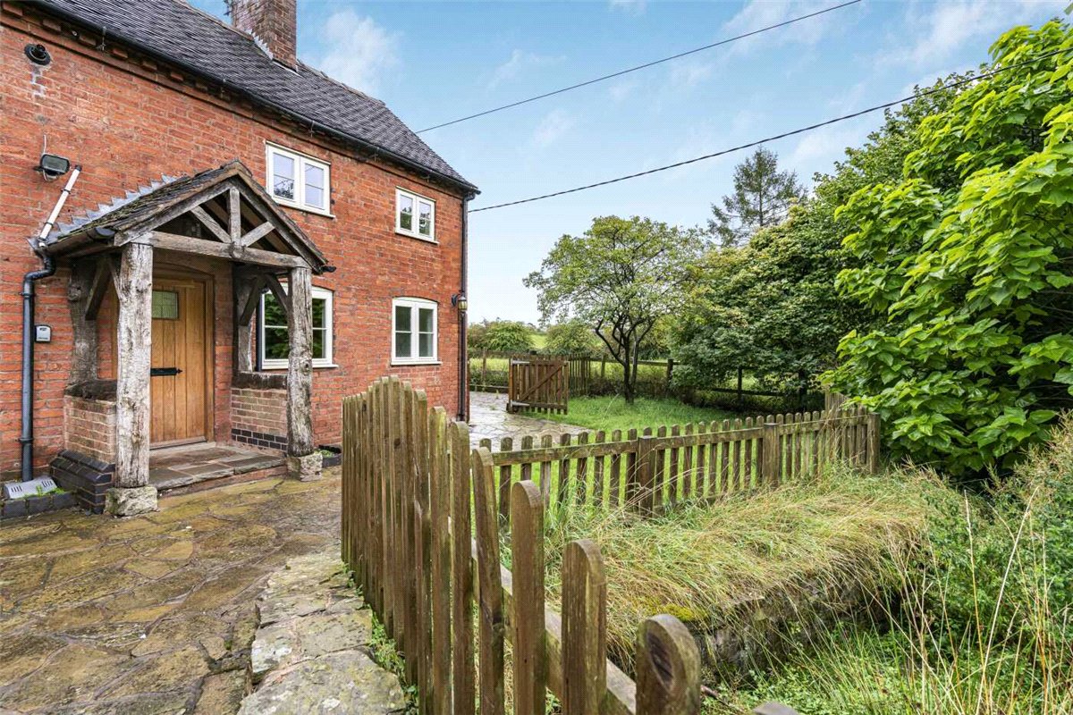 4 bedroom cottage, Stockwell Heath, Rugeley WS15 - Let Agreed