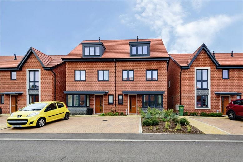 3 bedroom house, Fearnley Close, Glebe Farm MK17