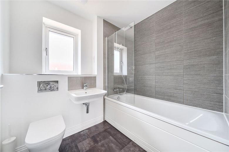 3 bedroom house, Fearnley Close, Glebe Farm MK17 - Let Agreed