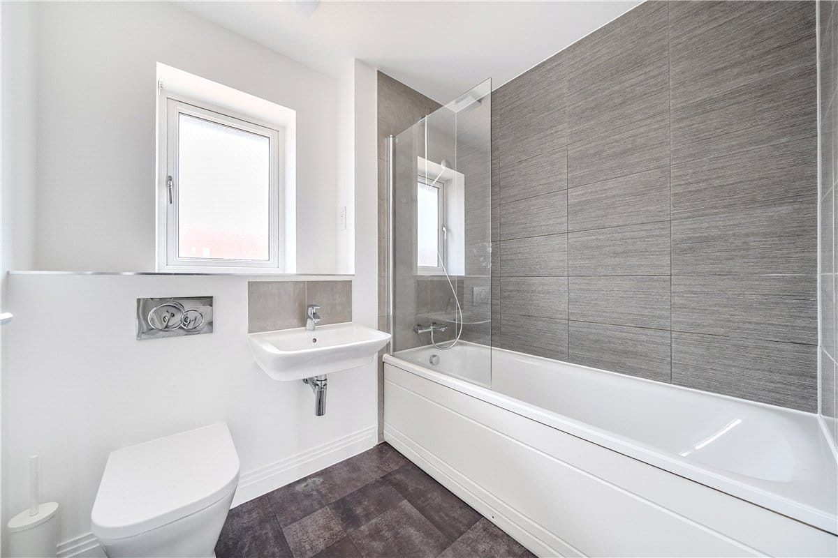 3 bedroom house, Fearnley Close, Glebe Farm MK17 - Let Agreed