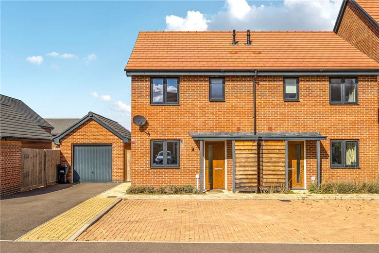 2 bedroom house, Fearnley Close, Glebe Farm MK17 - Let Agreed