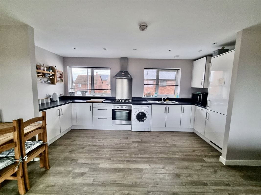 2 bedroom flat, Barrosa Way, Whitehouse MK8 - Let Agreed