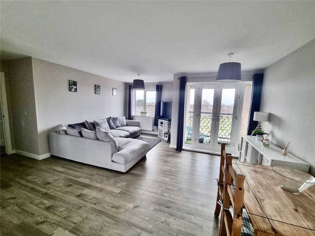 2 bedroom flat, Barrosa Way, Whitehouse MK8 - Let Agreed