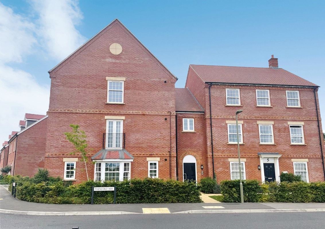 2 bedroom flat, Thenford Way, Banbury OX16 - Let Agreed