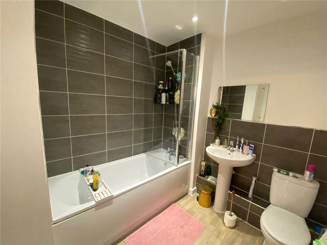 2 bedroom flat, Bourton Road, Banbury OX16