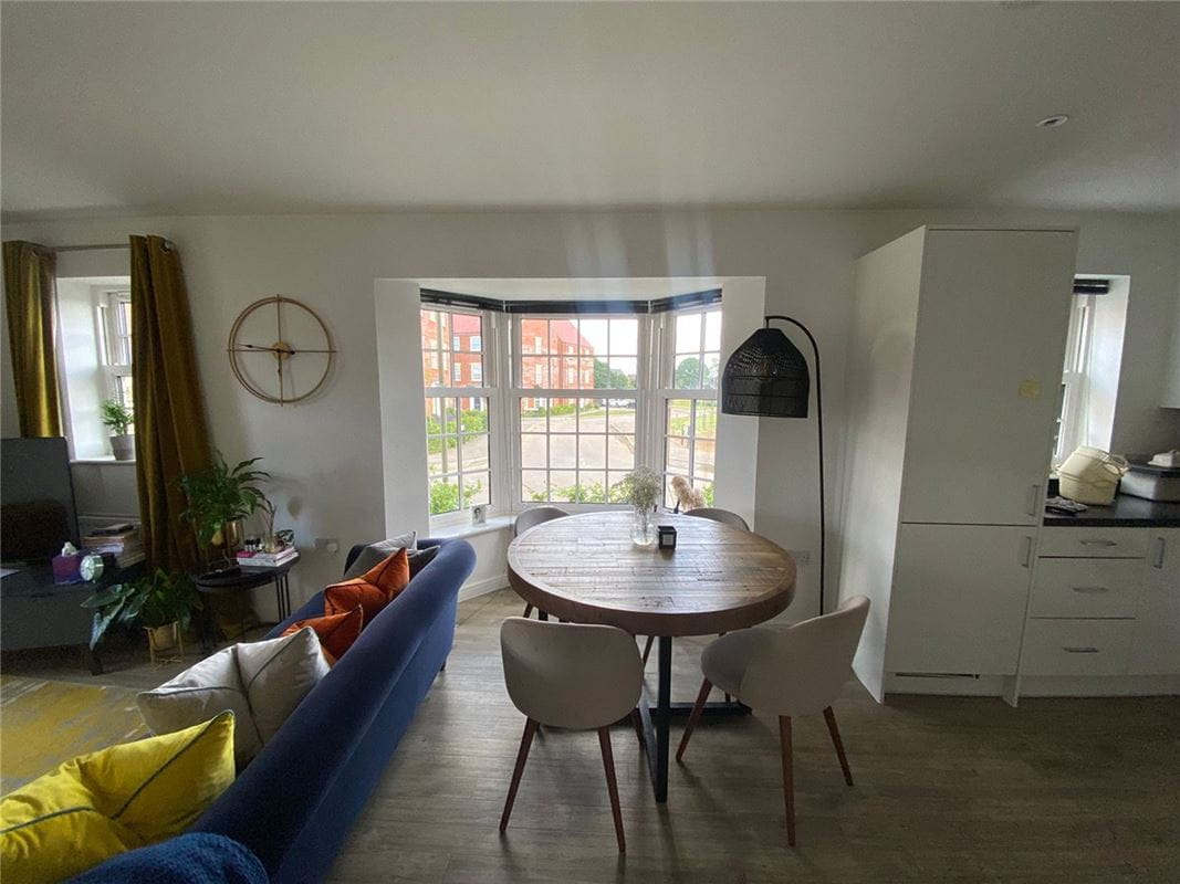 2 bedroom flat, Bourton Road, Banbury OX16