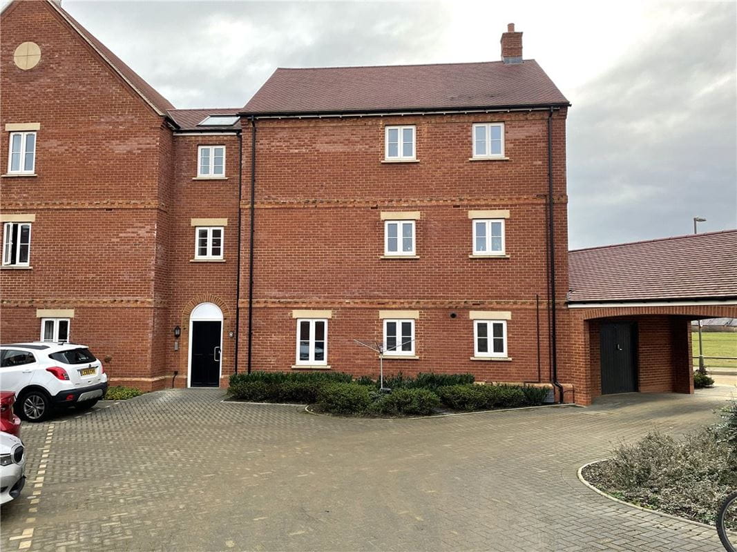 2 bedroom flat, Hardwick Hill, Banbury OX16