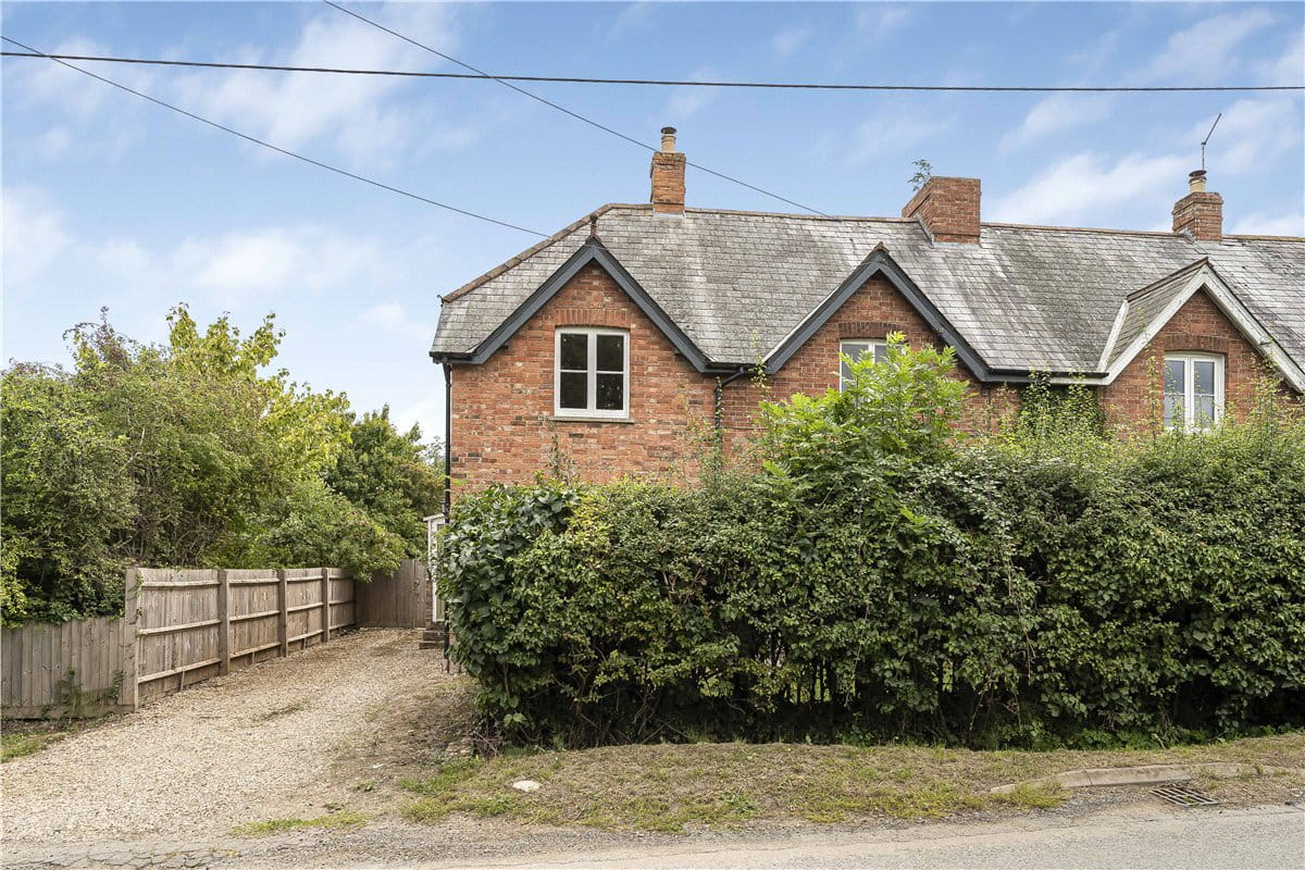 4 bedroom house, Manor Cottages, Lower Thorpe Mandeville OX17 - Let Agreed