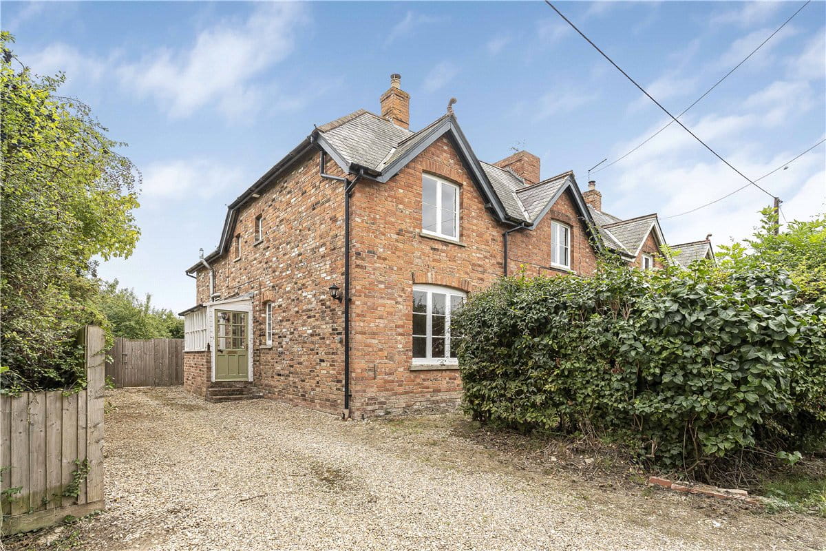 4 bedroom house, Manor Cottages, Lower Thorpe Mandeville OX17 - Let Agreed