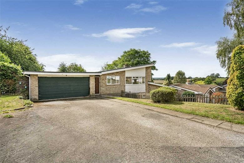 4 bedroom house, Kings Drive, Hopton ST18 - Let Agreed